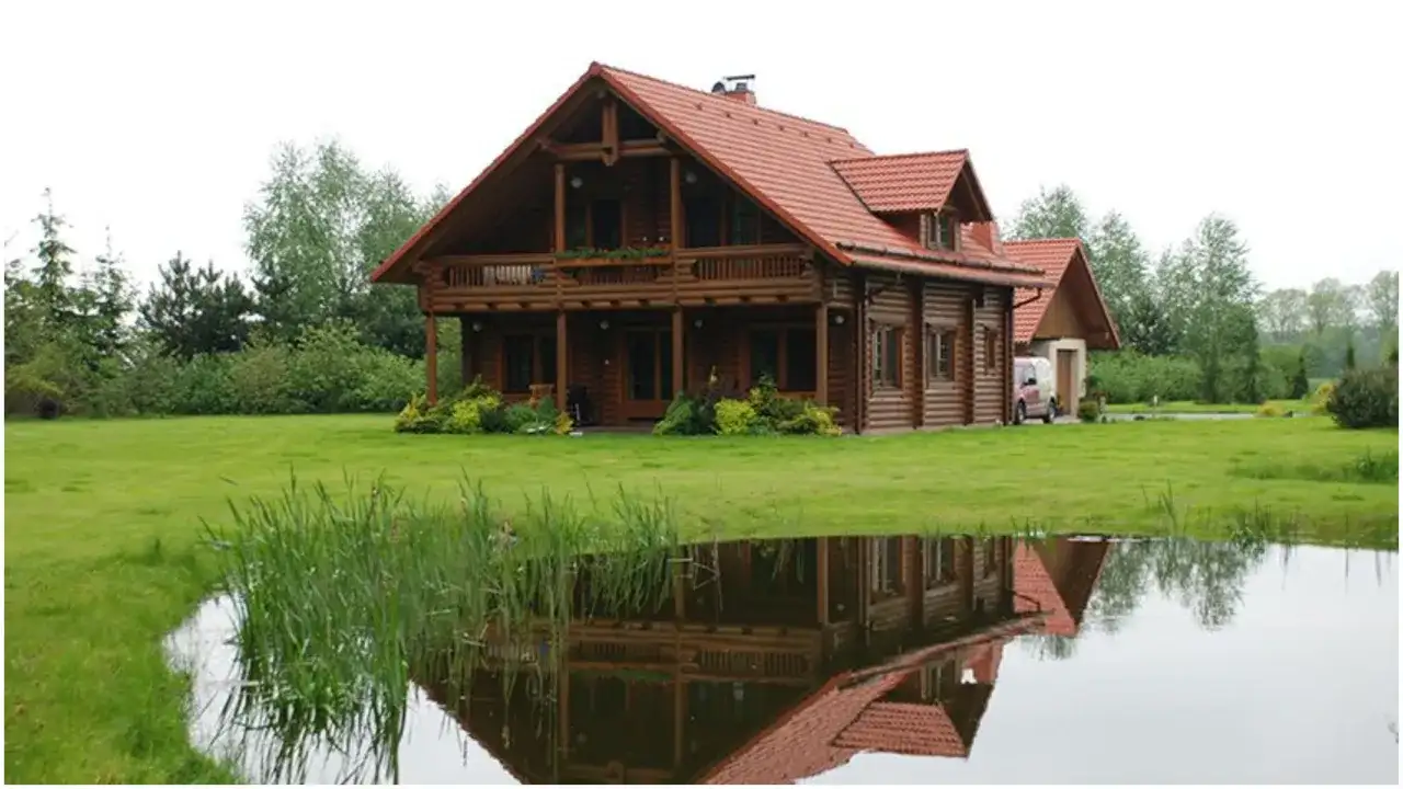 Ile kosztuje dom z bali? Realny budżet budowy i wykończenia