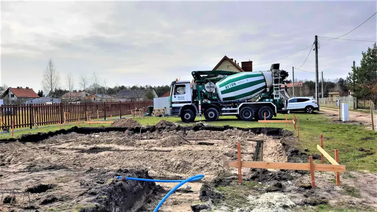 Zdjęcie Jak zbudować dom z bali drewnianych - uniknij kosztownych błędów